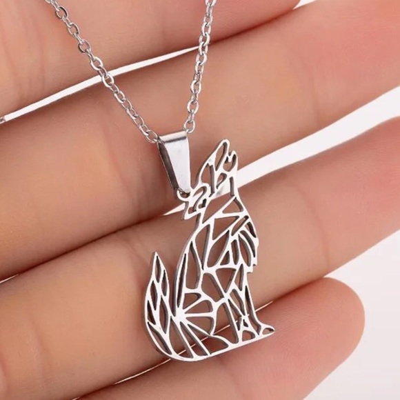 Jewelry - Silver Wolf Necklace